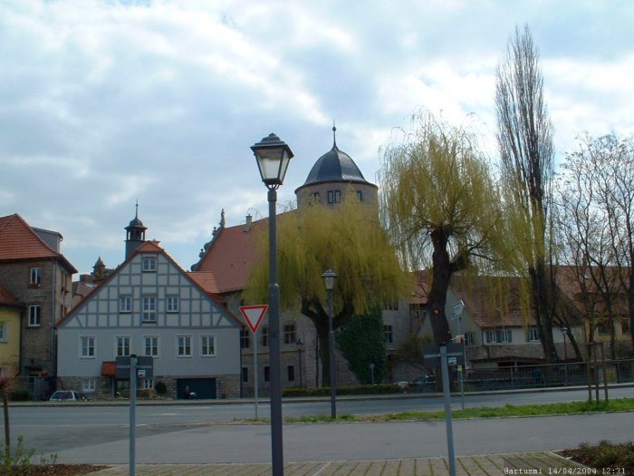 Hafenstraße Einmündung Adam-Fuchs-Straße in Marktbreit im April 2004