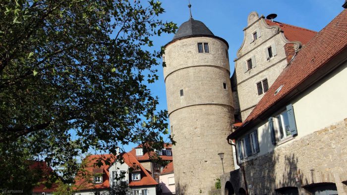 Schwarzer Turm und Rathaus in Marktbreit